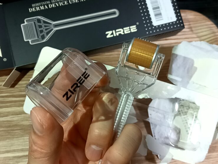 ZIREEダーマローラー開封本体とケース